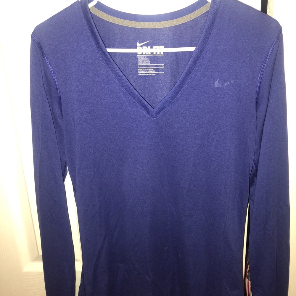 Women’s Nike Long sleeve Tee- Size Small